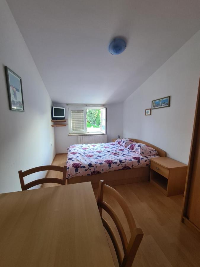 Apartmani Emily Пула Екстер'єр фото